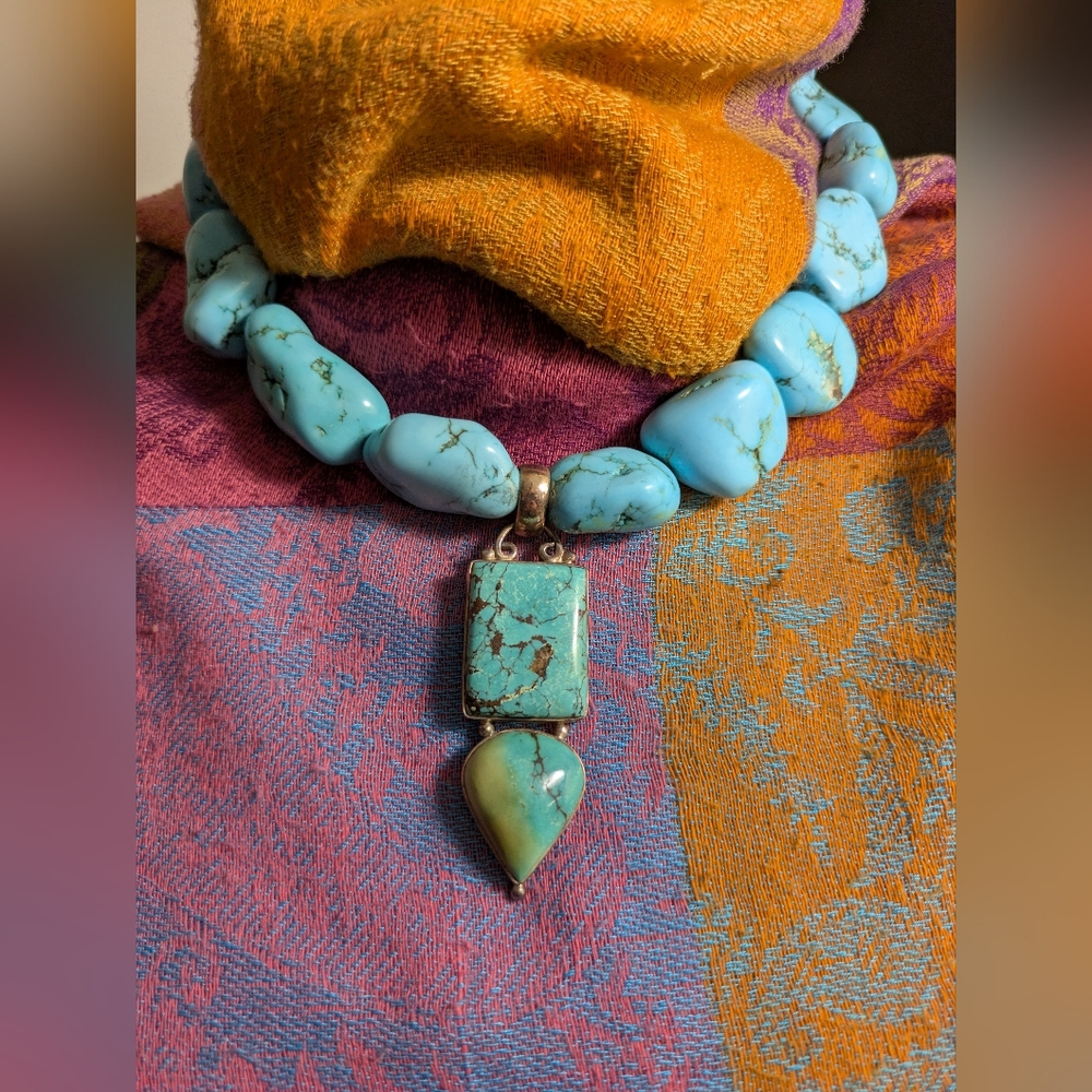 Turquoise Beaded Necklace - Picture 6 of 8